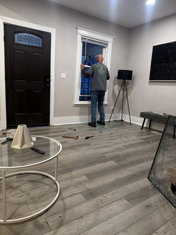 Fitting a glass top on site